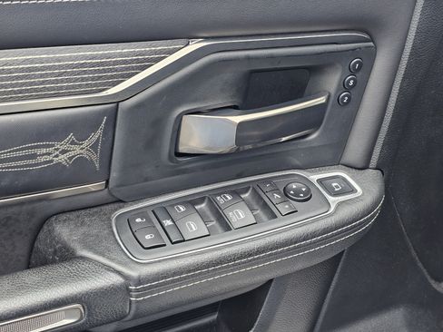 Used 2020 RAM 2500 Limited AWD/4WD image 17