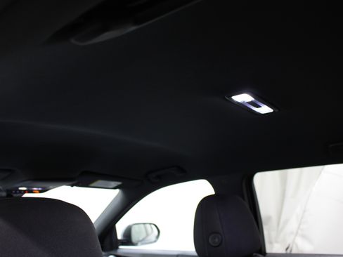 Used 2025 Chevrolet Equinox LT image 19