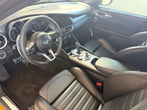 Used 2023 Alfa Romeo Giulia Veloce image 9