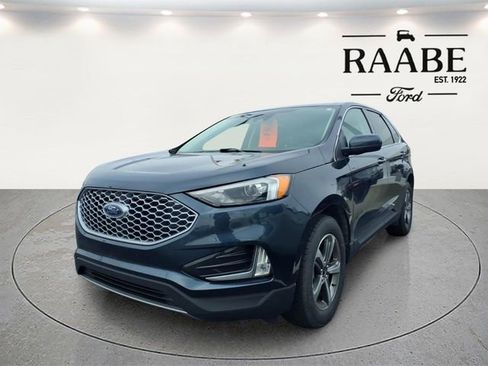 Used 2024 Ford Edge SEL w/ Convenience Package image 3