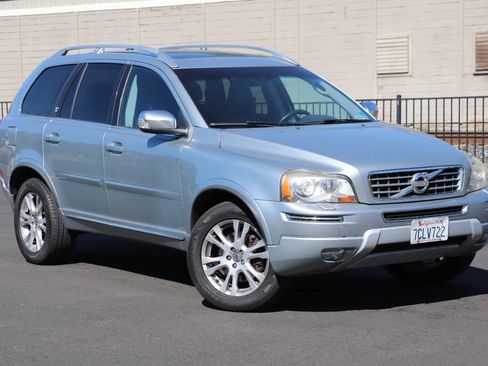 Used 2013 Volvo XC90 3.2 image 1