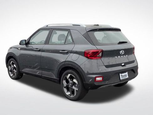 Used 2026 Hyundai Venue SEL FWD image 5
