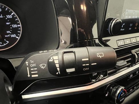 Used 2025 Nissan Pathfinder SL image 42