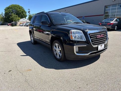 Used 2017 GMC Terrain SLE w/ Convenience Package FWD image 2
