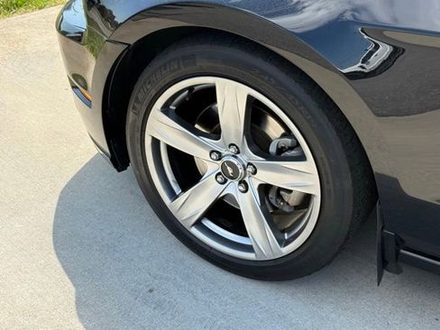 Used 2013 Ford Mustang GT Premium w/ Security Pkg RWD image 5