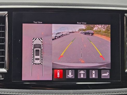 Used 2022 Chrysler Pacifica Limited w/ S Appearance Package FWD image 22