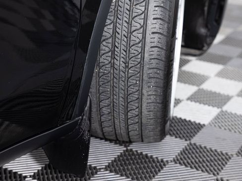 Used 2021 Tesla Model Y Long Range image 40