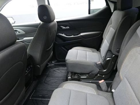 Used 2020 Chevrolet Traverse LT FWD image 24