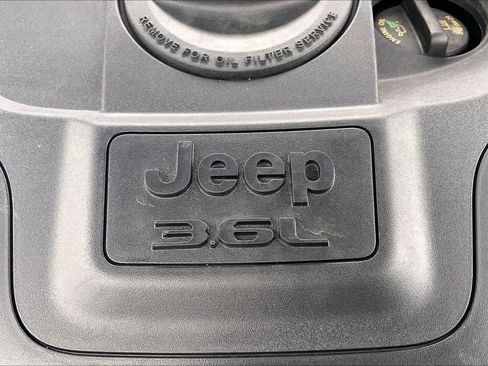 Used 2022 Jeep Grand Cherokee L Overland w/ Luxury Tech Group IV image 33