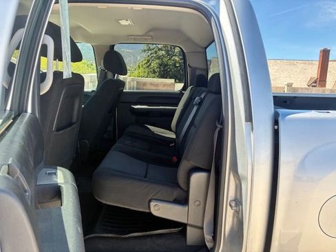 Used 2011 Chevrolet Silverado 1500 LT AWD/4WD image 18