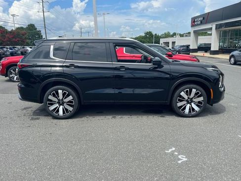 New 2025 Mitsubishi Outlander SEL image 2