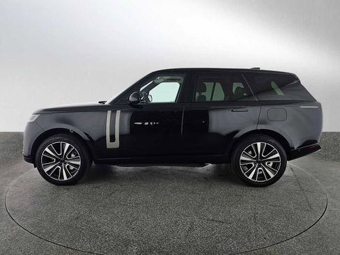 Used 2026 Land Rover Range Rover SE image 2