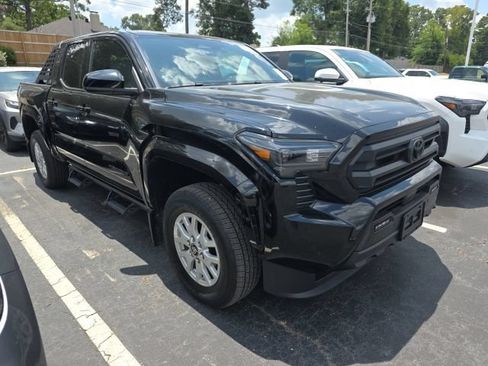 Used 2025 Toyota Tacoma SR5 RWD image 4