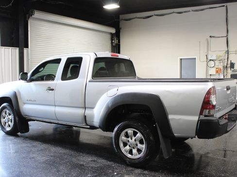 Used 2010 Toyota Tacoma PreRunner RWD image 5