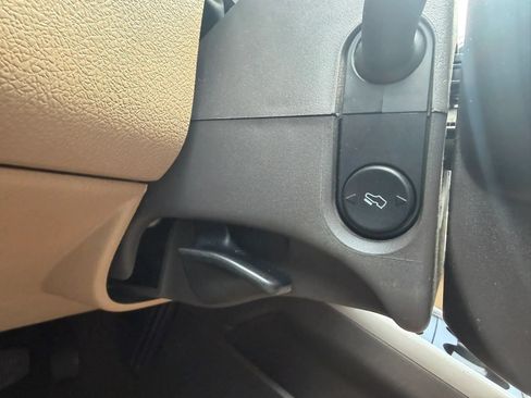 Used 2015 Ford F250 Lariat w/ Lariat Ultimate Package AWD/4WD image 22
