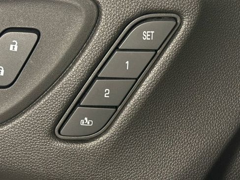 Used 2023 Buick Encore GX Essence w/ Experience Buick Package FWD image 34