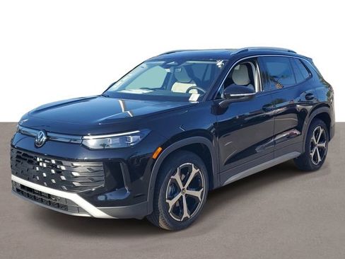 New 2026 Volkswagen Tiguan SE FWD image 2
