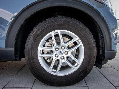 Used 2025 Ford Explorer Active w/ Active Comfort Package RWD image 4
