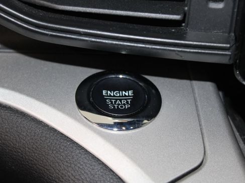Used 2024 Ford Explorer XLT RWD image 27