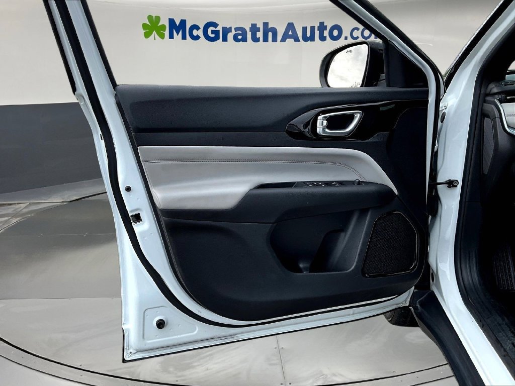 Used 2025 Jeep Compass Limited AWD/4WD image 23