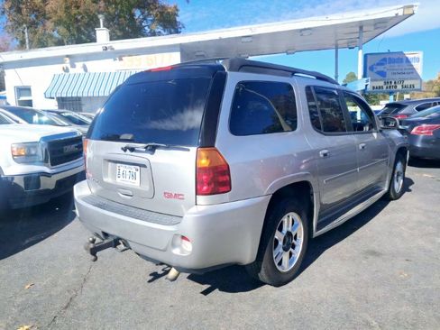 Used 2006 GMC Envoy XL Denali image 2
