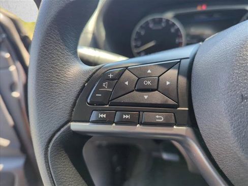 Used 2025 Nissan Sentra SV FWD image 14