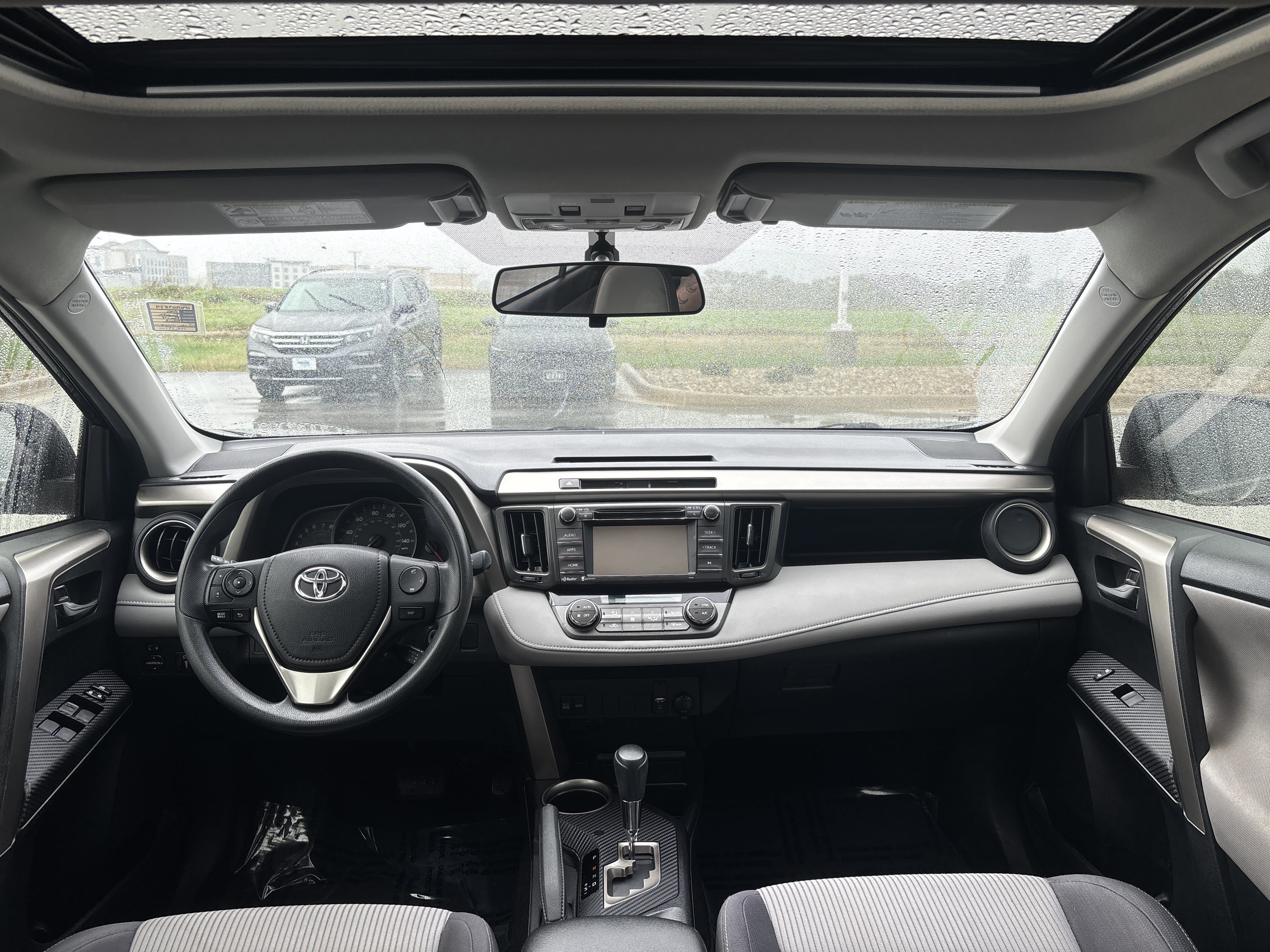 Used 2015 Toyota RAV4 XLE FWD image 11