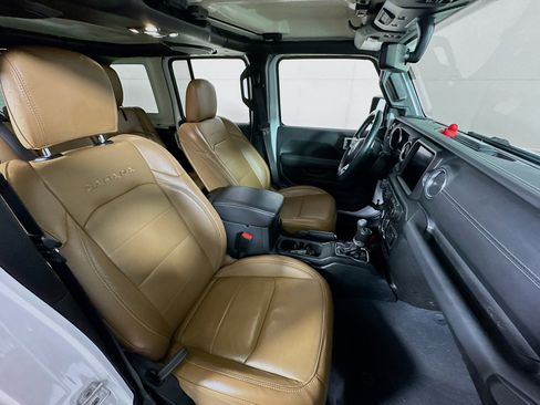 Used 2023 Jeep Wrangler Unlimited Sahara w/ Cold Weather Group image 26