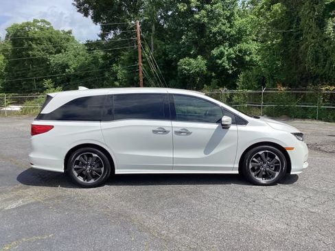 Used 2024 Honda Odyssey Elite image 7