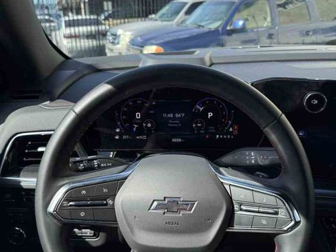 Used 2025 Chevrolet Suburban RST image 28