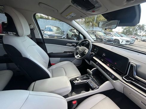 Used 2025 Kia Sportage EX image 25