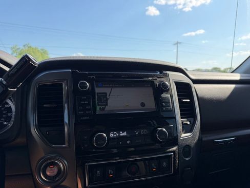 Used 2017 Nissan Titan Platinum Reserve image 23