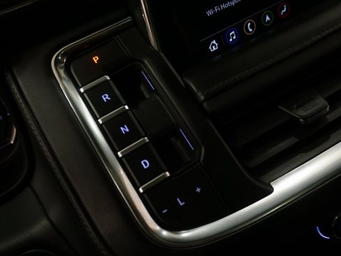 Certified 2021 Chevrolet Suburban Z71 w/ Rear Media and Nav Package image 21