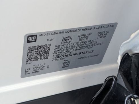 Used 2025 Chevrolet Equinox EV RS image 16