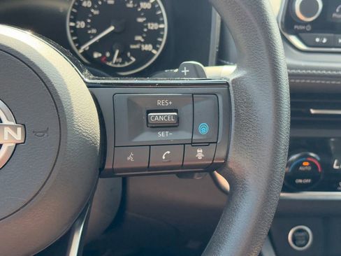 Used 2023 Nissan Rogue SV FWD image 13