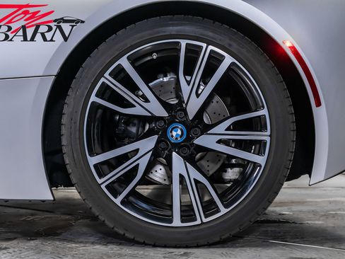 Used 2015 BMW i8 image 18