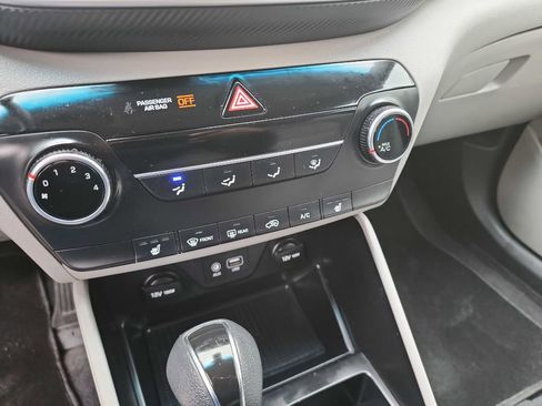 Used 2019 Hyundai Tucson Value FWD image 22