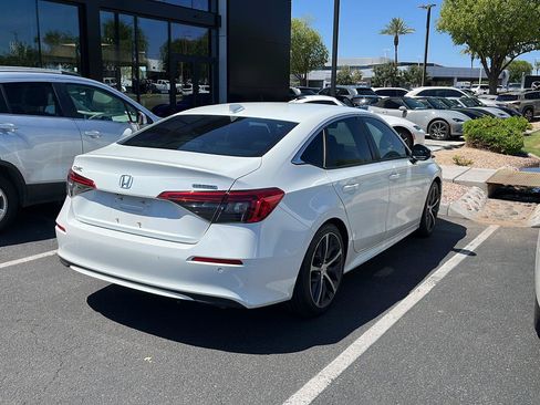 Used 2022 Honda Civic Touring image 3