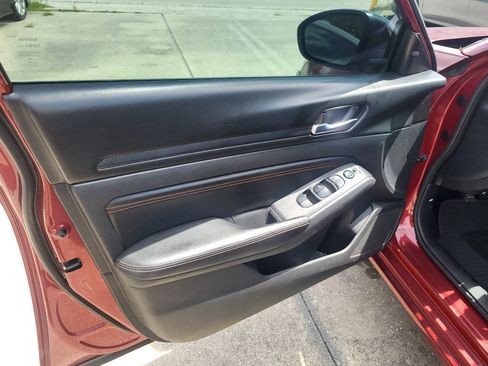 Used 2021 Nissan Altima 2.5 SR w/ SR Premium Package FWD image 42
