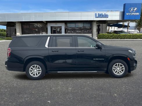 Used 2023 Chevrolet Suburban LT image 8