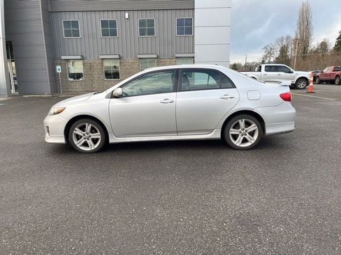 Used 2013 Toyota Corolla S image 5