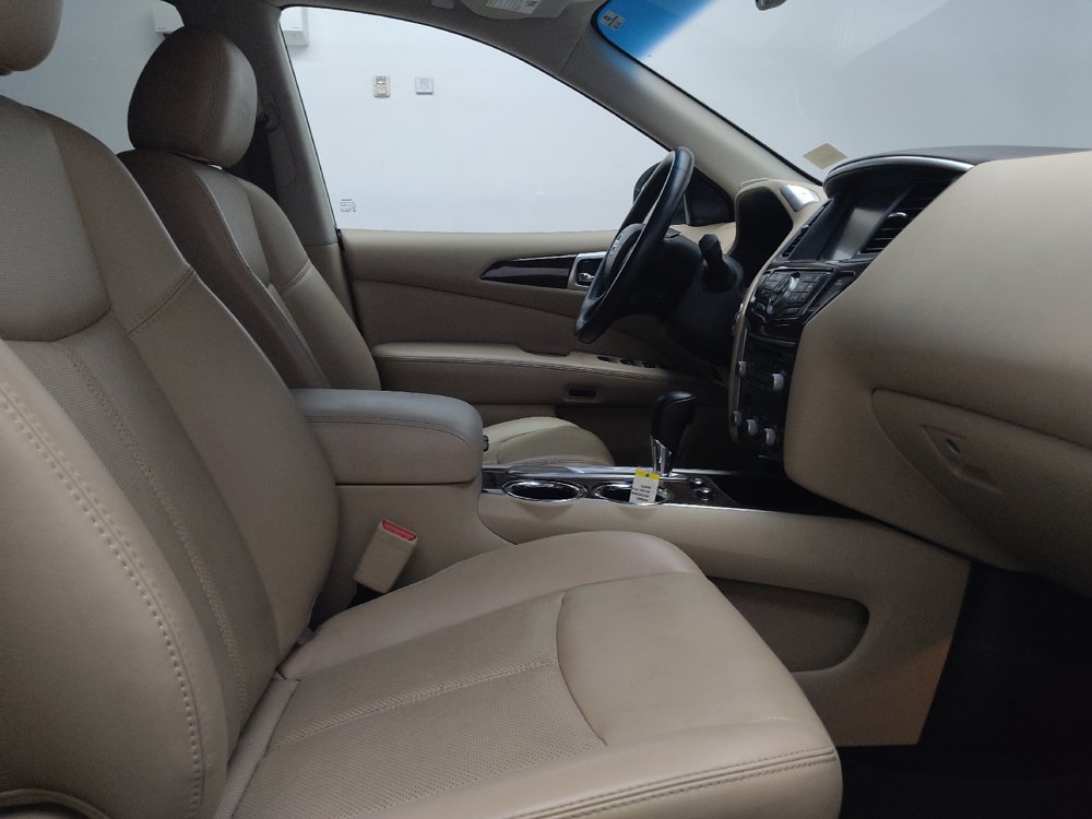 Used 2016 Nissan Pathfinder Platinum FWD image 21