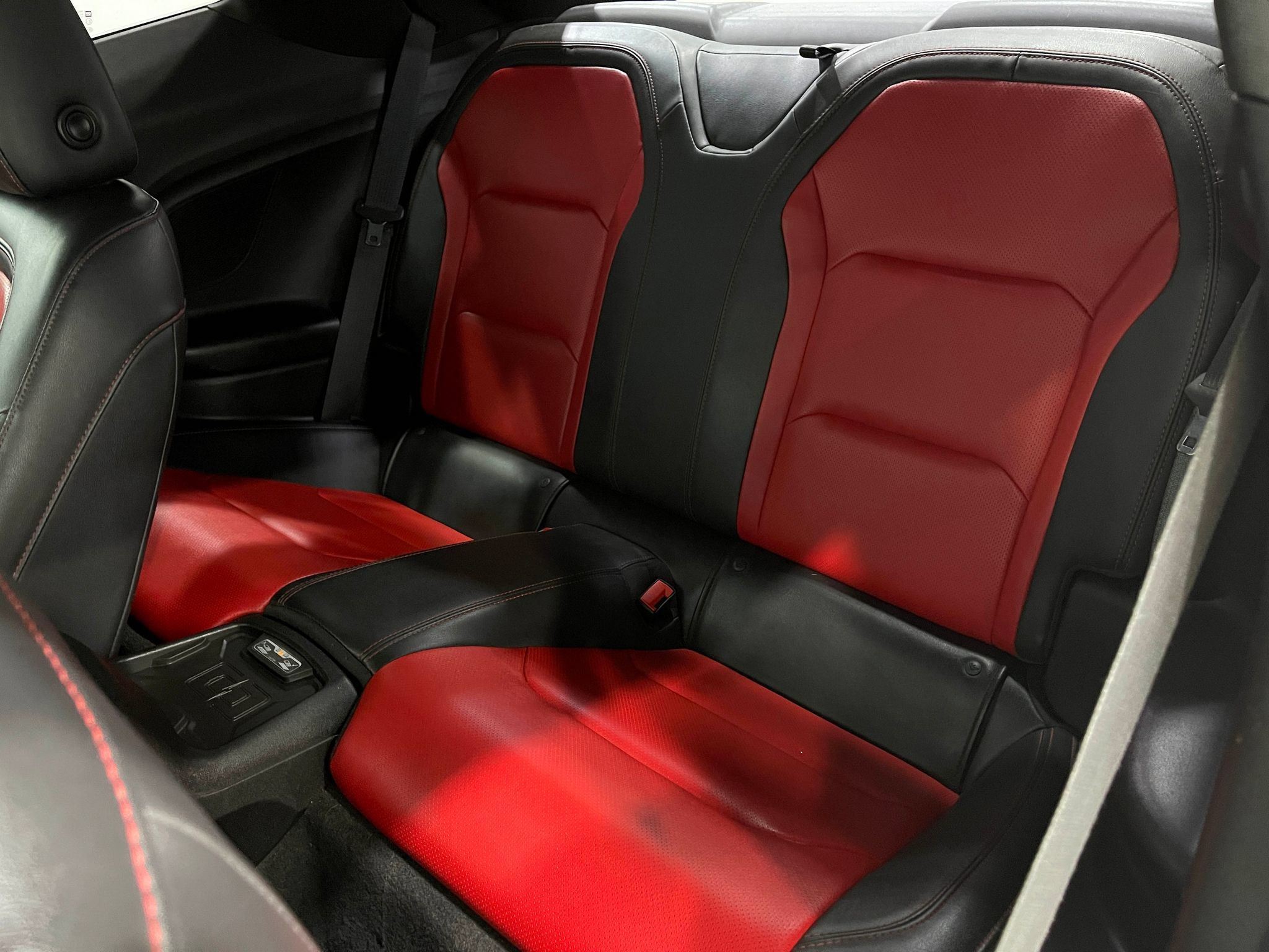 Used 2018 Chevrolet Camaro SS RWD image 28
