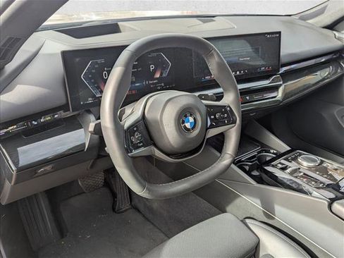 Used 2024 BMW 530i xDrive image 10