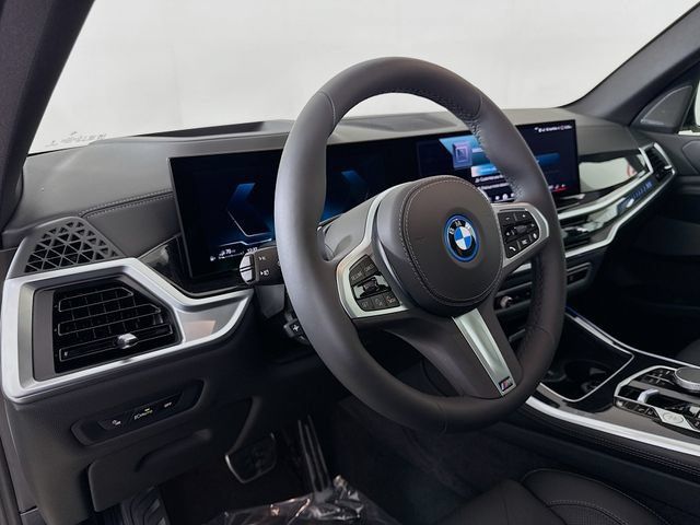 Used 2026 BMW X5 xDrive50e w/ M Sport Package AWD/4WD image 9