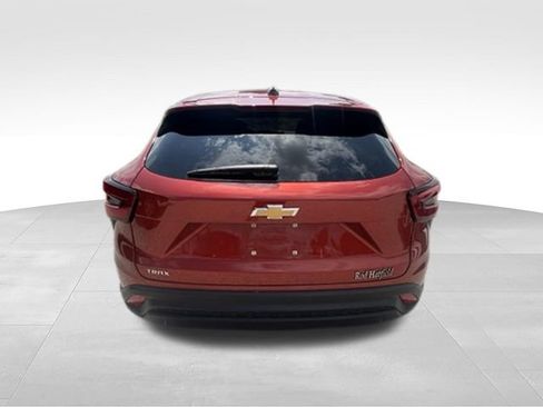 Used 2024 Chevrolet Trax LS w/ LS Convenience Package FWD image 33