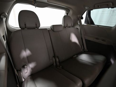 Used 2018 Toyota Sienna XLE Premium image 31