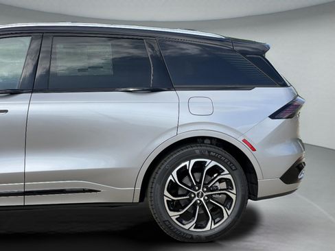 New 2026 Lincoln Nautilus Reserve image 33