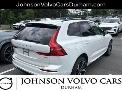 Used 2023 Volvo XC60 B5 Ultimate w/ Climate Package FWD image 3