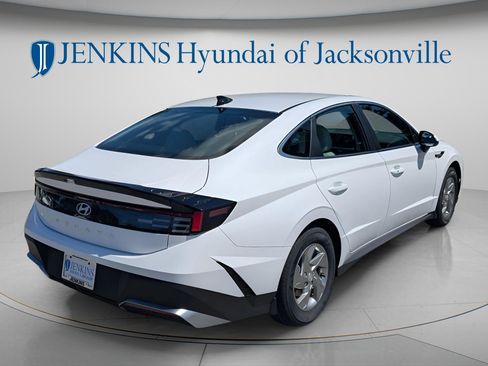 New 2026 Hyundai Sonata SE FWD image 3